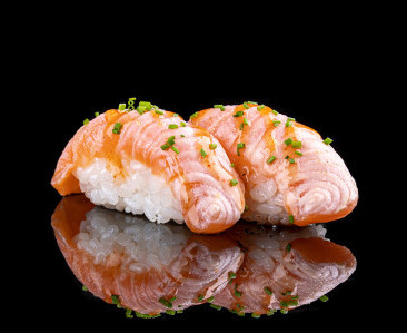 Product Salmon Tataki Nigiri 2 pc